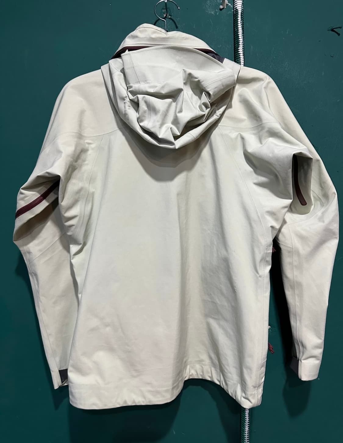 아크테릭스 고어택스 바람막이 아이보리 상품이미지5