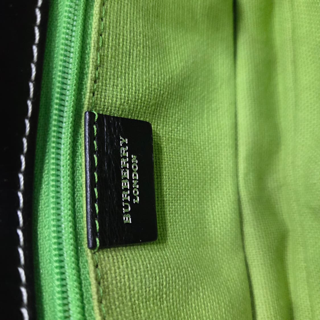 버버리 플라워 미니 클러치 상품이미지7