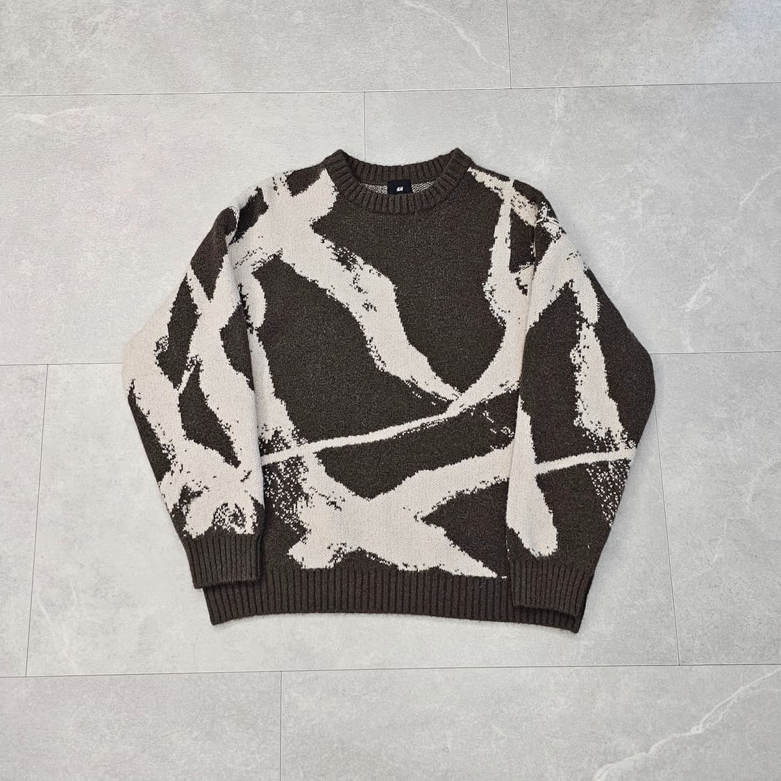 h&m 그래픽 니트 상품이미지1
