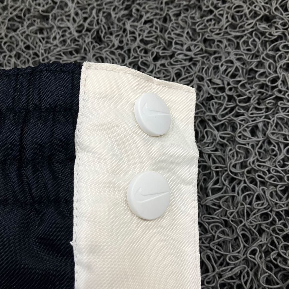 Nike 00,s 나이키 언더 자수 스우시 업버튼 절개 상품이미지3