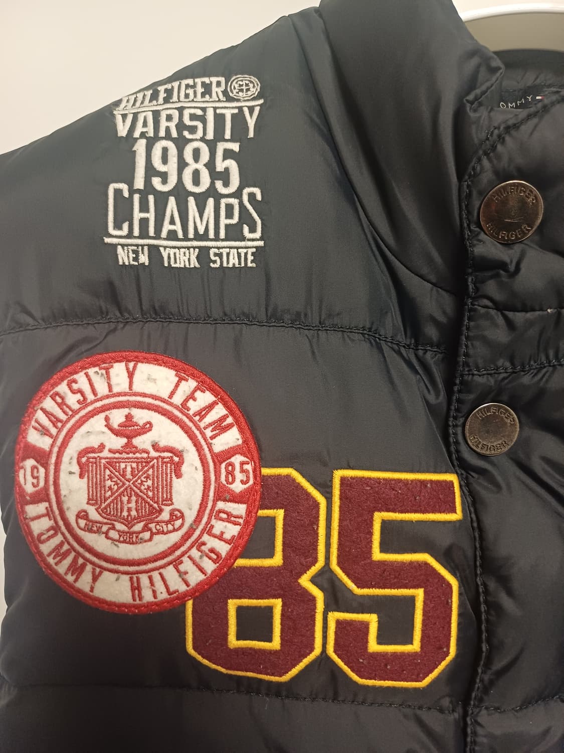 (레어템) 타미힐피거 바시티 1985 자수 패딩 베스트 (M) 상품이미지4
