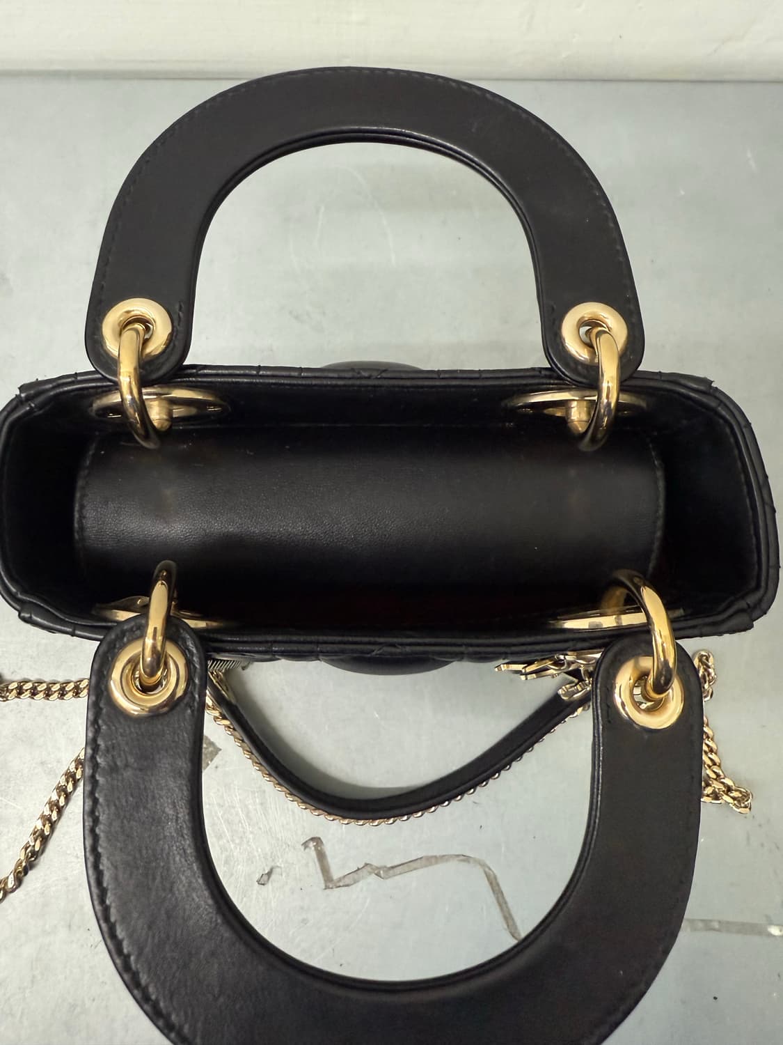 디올 레이디백 미니 블랙  상품이미지7