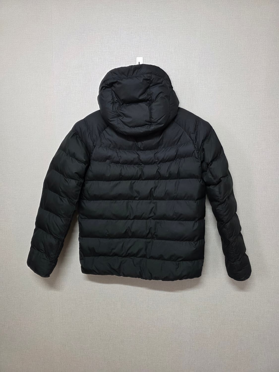 나이키 후드   경량 패딩 블랙  사이즈 80 여자용 상품이미지4