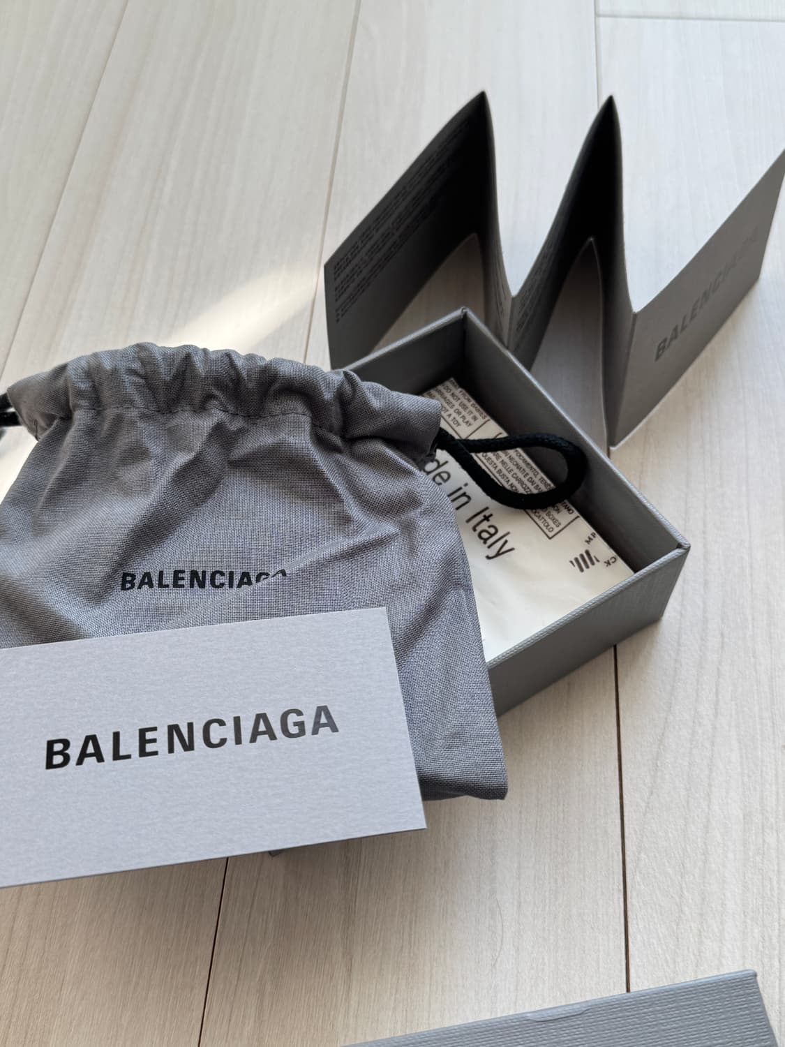 발렌시아가 카드지갑 팝니다(풀구성) 상품이미지6