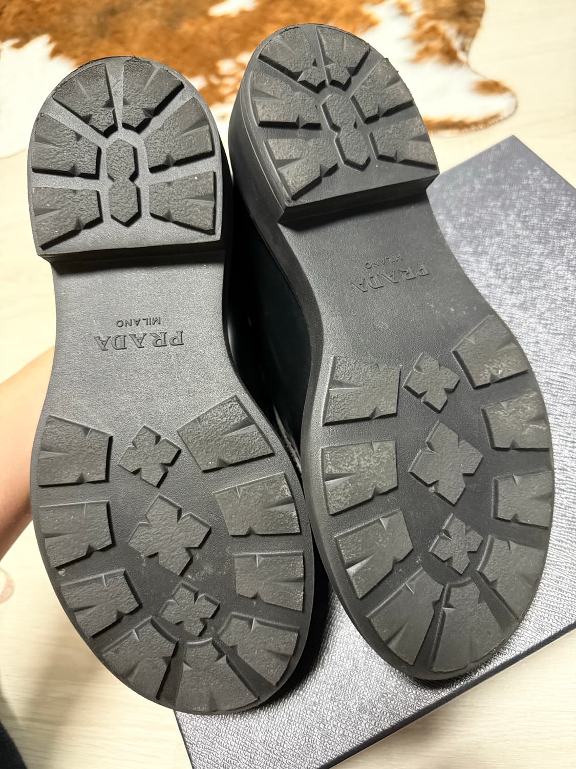 프라다 디아파종 브러쉬드 로퍼 calzature uomo 상품이미지6