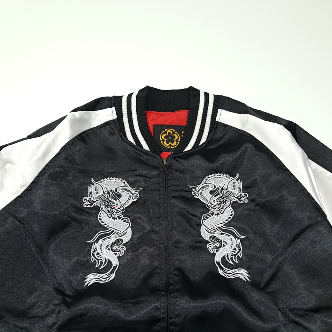 CL554 XL [새상품] 로그 00s 새틴 블랙 화이트 백룡 스카잔  상품이미지2