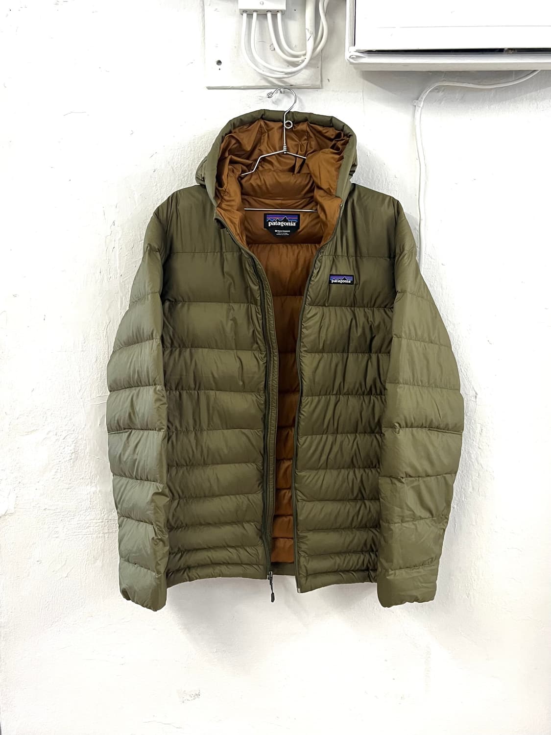 파타고니아 하이로프트 다운 후디 경량 패딩 상품이미지2