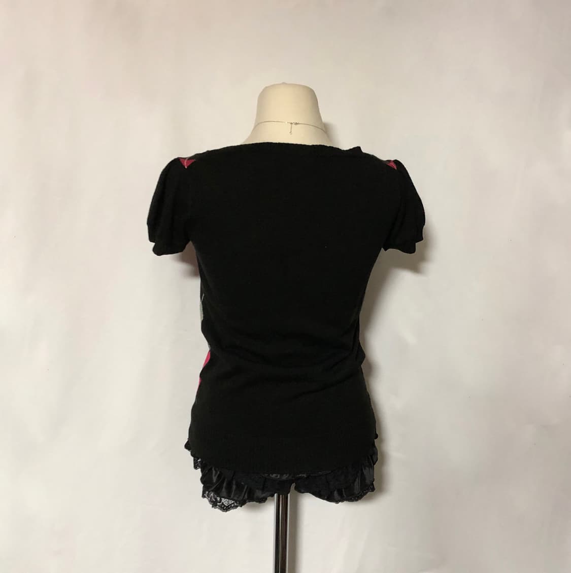 리본 로걀 아가일 니트 탑 블랙 상품이미지5