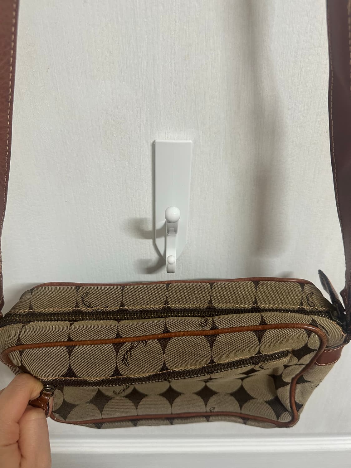 안나수이 도트 브라운 크로스백 상품이미지5