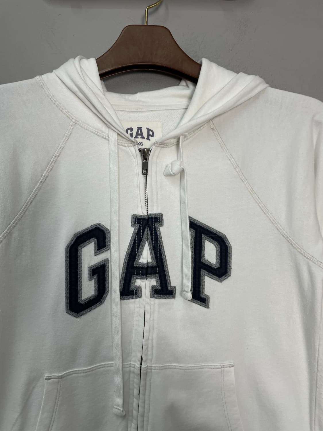 갭 화이트 스펠로고 후드집업 H2073 상품이미지3