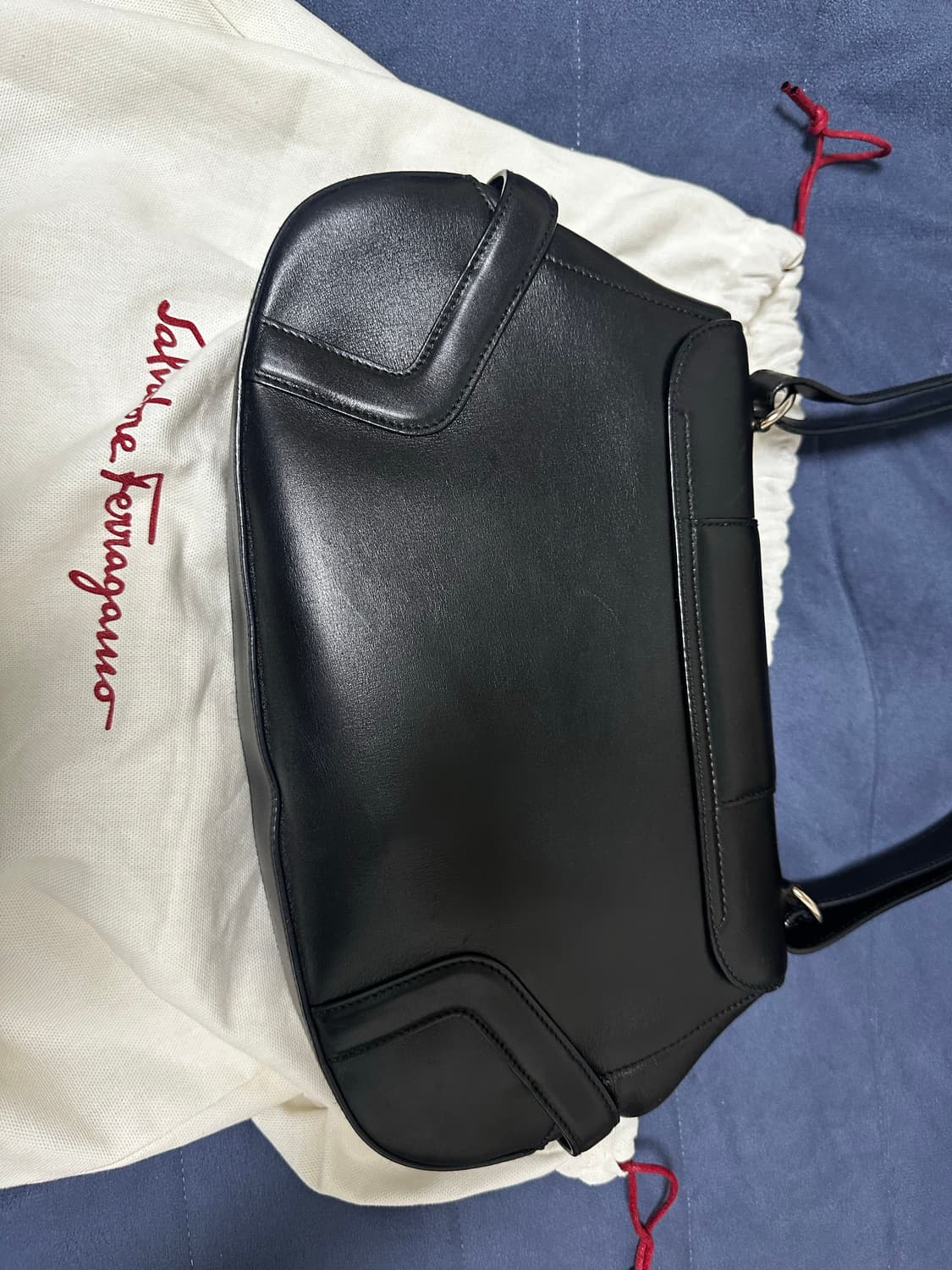 페레가모 간치니 블랙 숄더백 상품이미지3