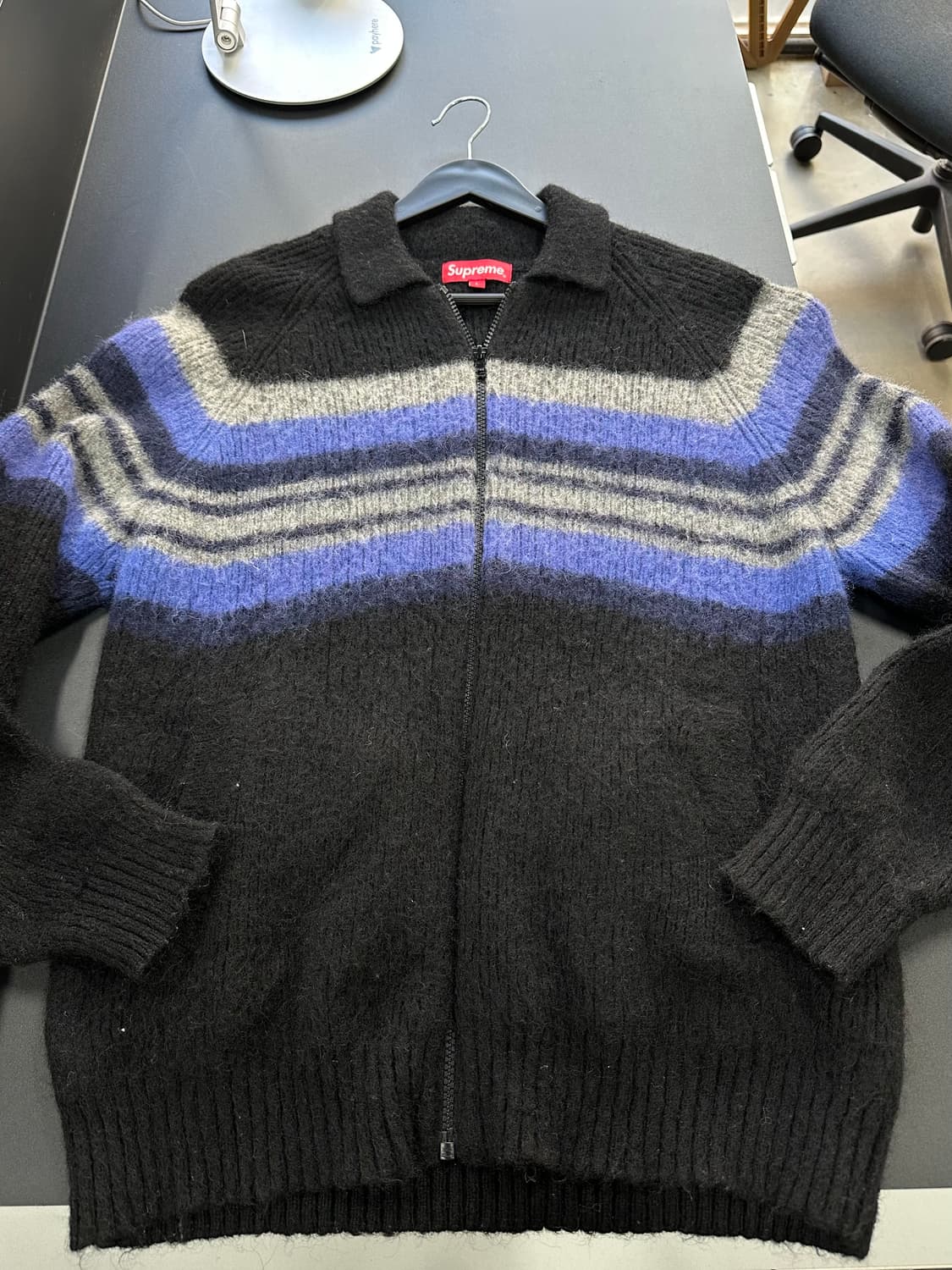 슈프림 19FW 브러쉬드 백로고 울 스웨터 집업 상품이미지6