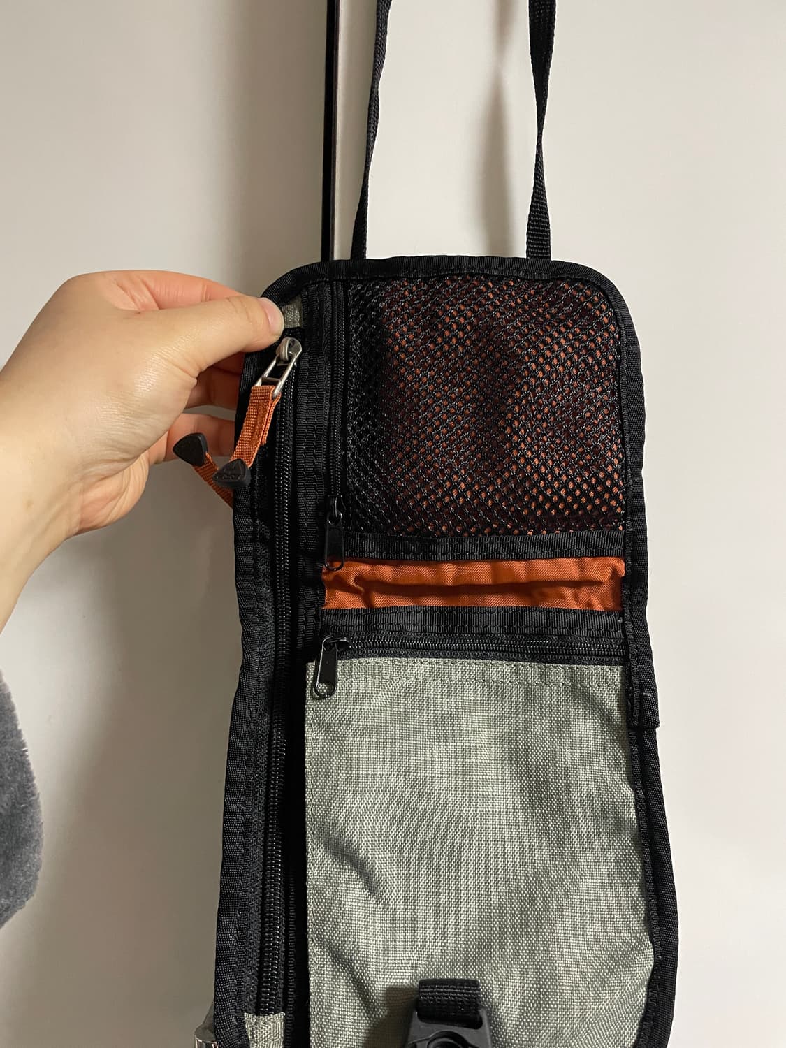 나이키 acg 미니 크로스백 상품이미지4