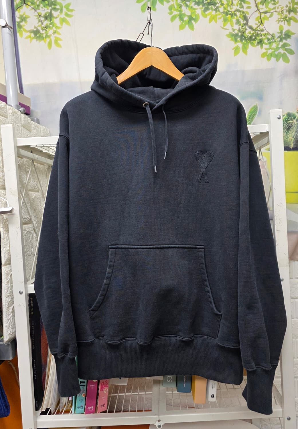 아미 남성 후드티 100 블랙 하트 로고 자수 후드티 MM25 상품이미지1