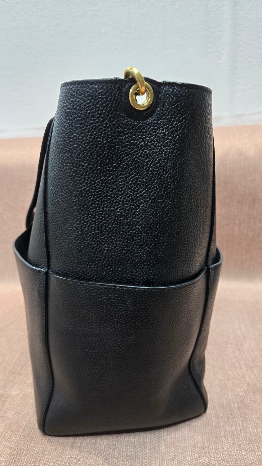 셀린느 정품 소프트 그레인드 카프스킨 상글 스몰 버킷백 블랙 상품이미지3