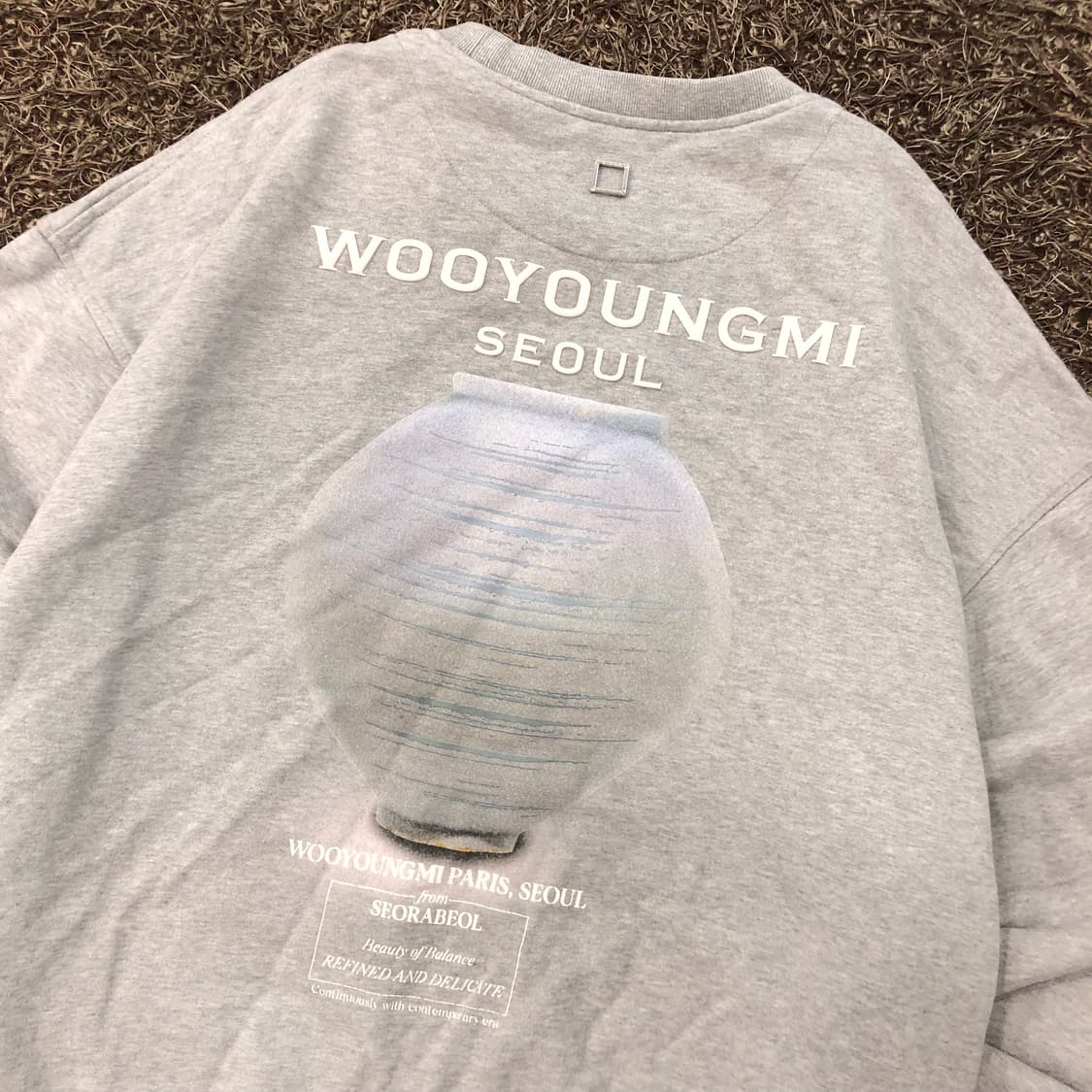 우영미 청자 백로고 맨투맨 스웻셔츠 23FW 상품이미지2