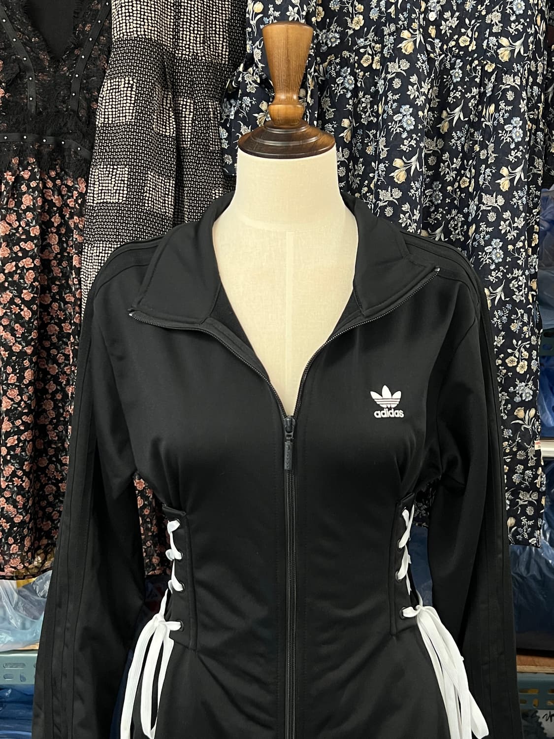 [아디다스] Adidas 올웨이즈 오리지널 레이스드 트랙 재킷 원피스 M 상품이미지3