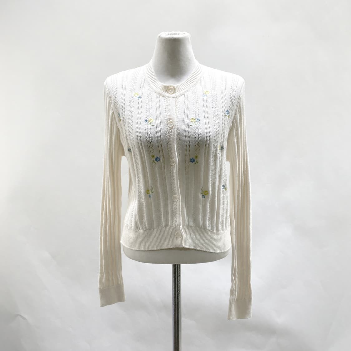 에잇세컨즈 여 플라워자수 니트가디건 S  상품이미지1