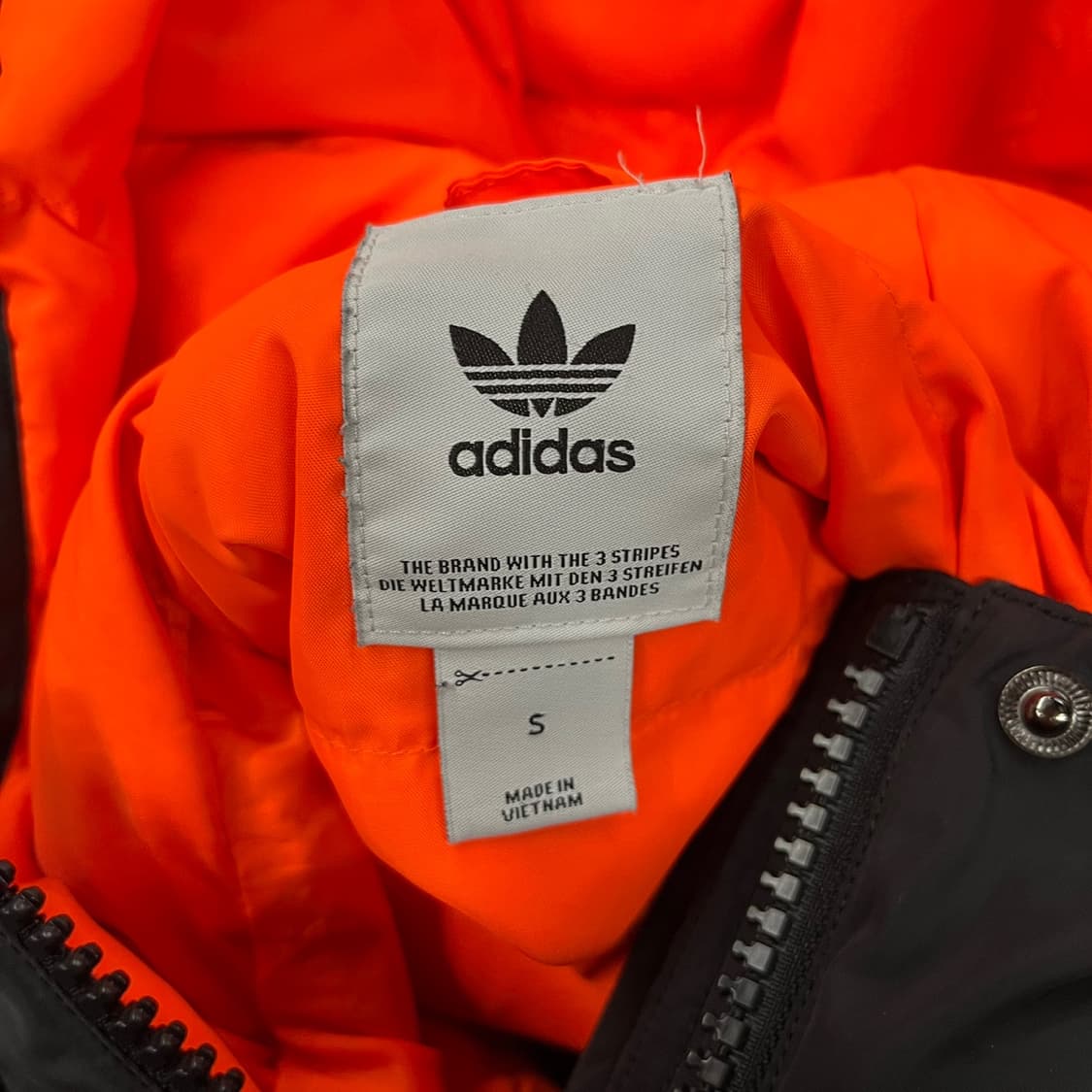 아디다스 블랙 빅로고 백로고 숏패딩  상품이미지5