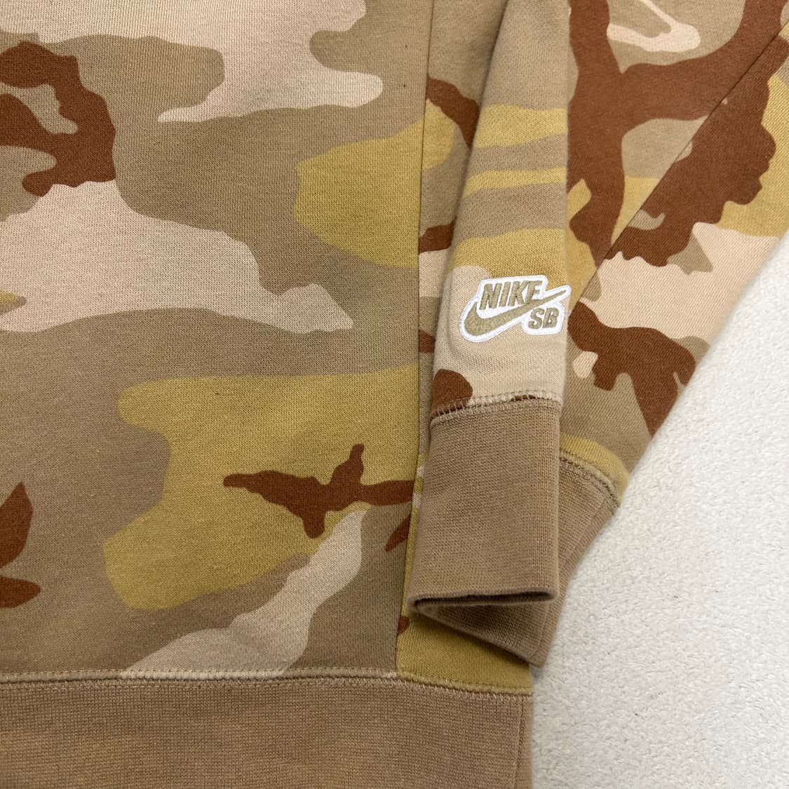 Nike SB beige camo sweatshirt 상품이미지5