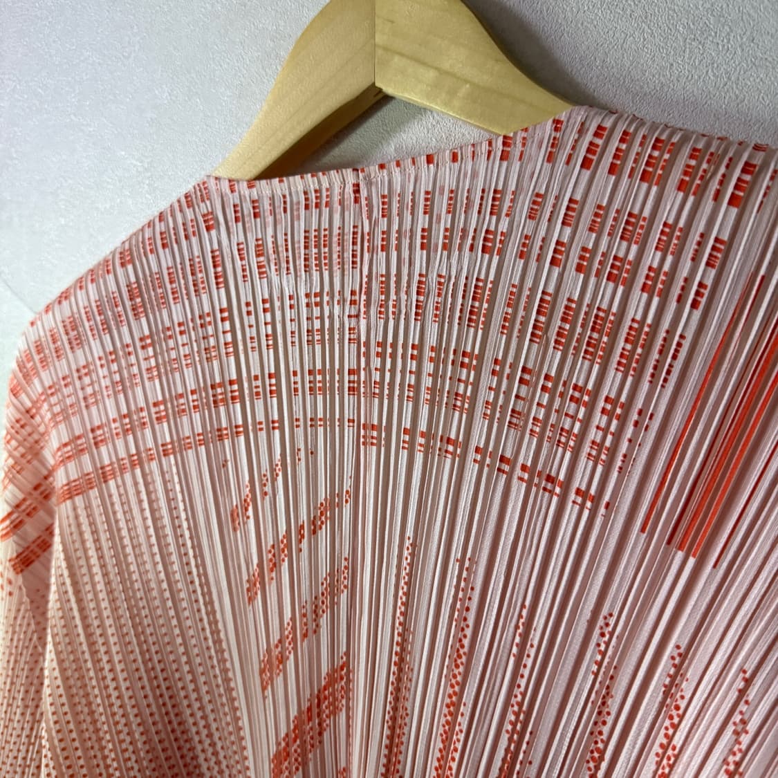 이세이미야케 플리츠플리즈 여성 도트 믹스 가디건 (프리) 상품이미지8