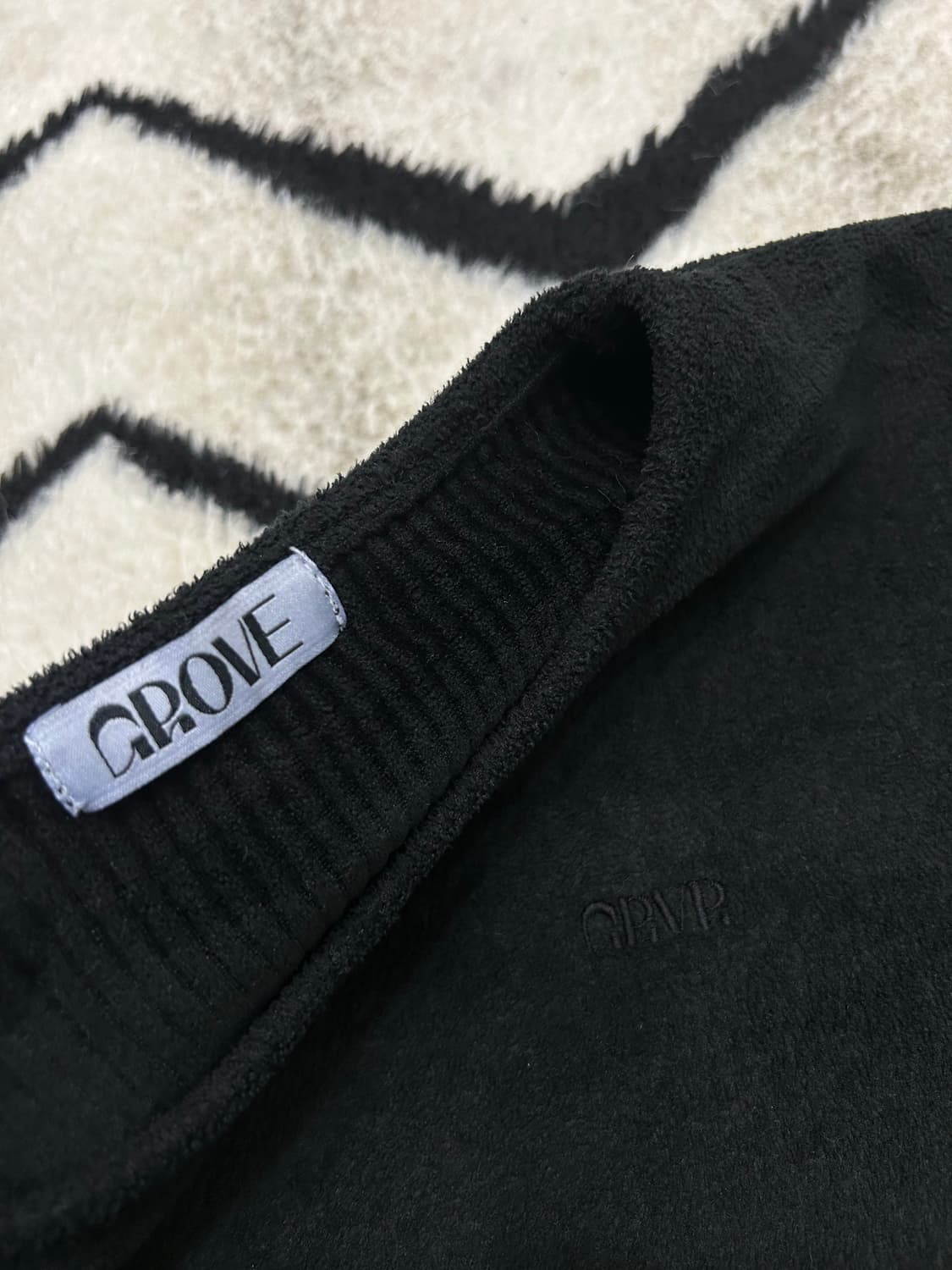 [Free]그로브 로고 벨로어 반팔/블랙/기모 상품이미지4