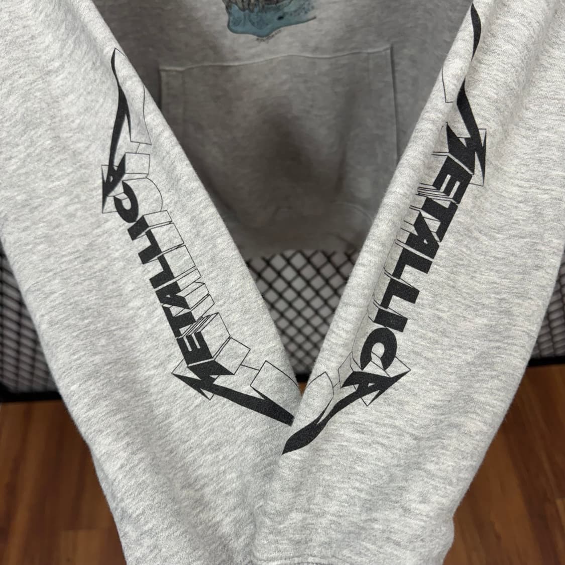 2017 지유 X 메탈리카 스웻셔츠 후드 전후면 프린팅 디테일 그레이 상품이미지6