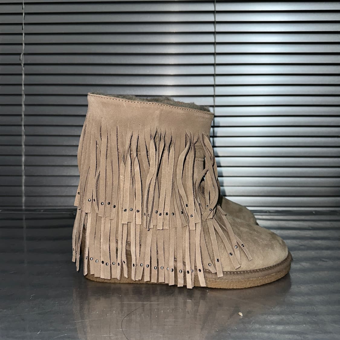 00s 프린지 & 스터드 웨지 쿨라부라 어그 부츠 상품이미지5