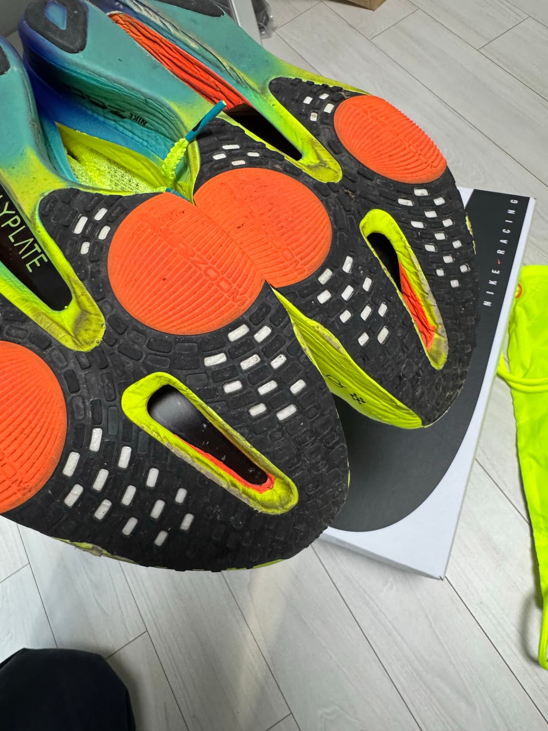 (265)나이키 에어 줌 알파플라이 넥스트% 3 볼트 상품이미지6