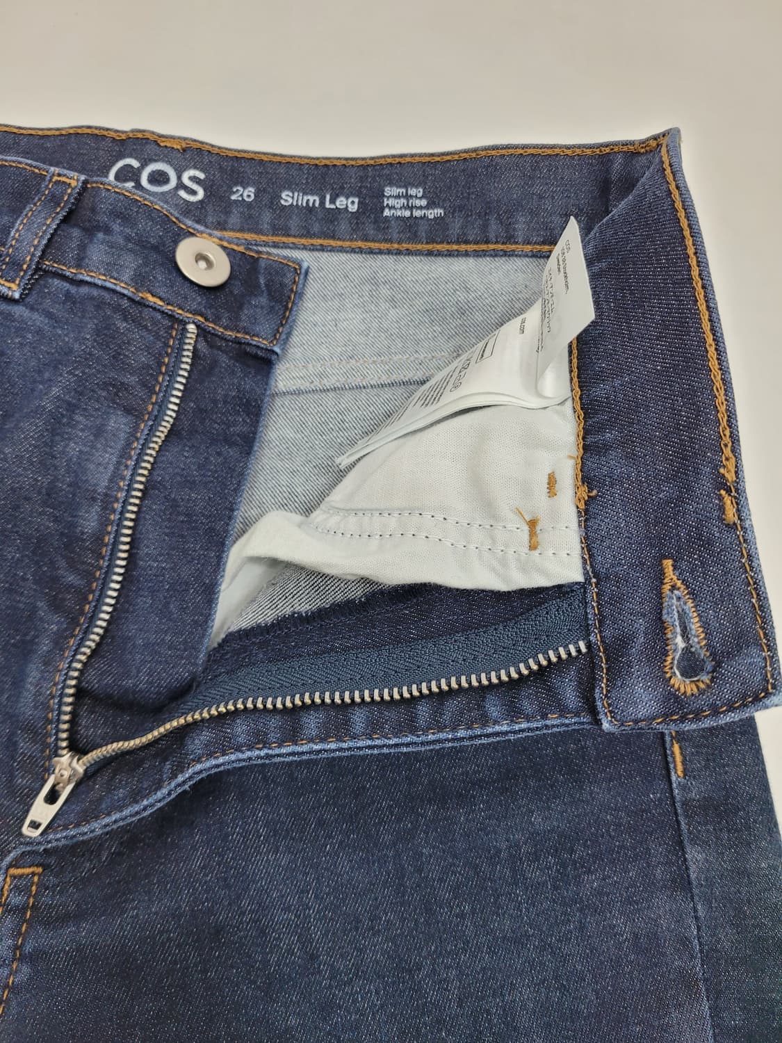 COS 코스 하이라이즈 슬림핏 데님 청바지 / 여 26 
 상품이미지6