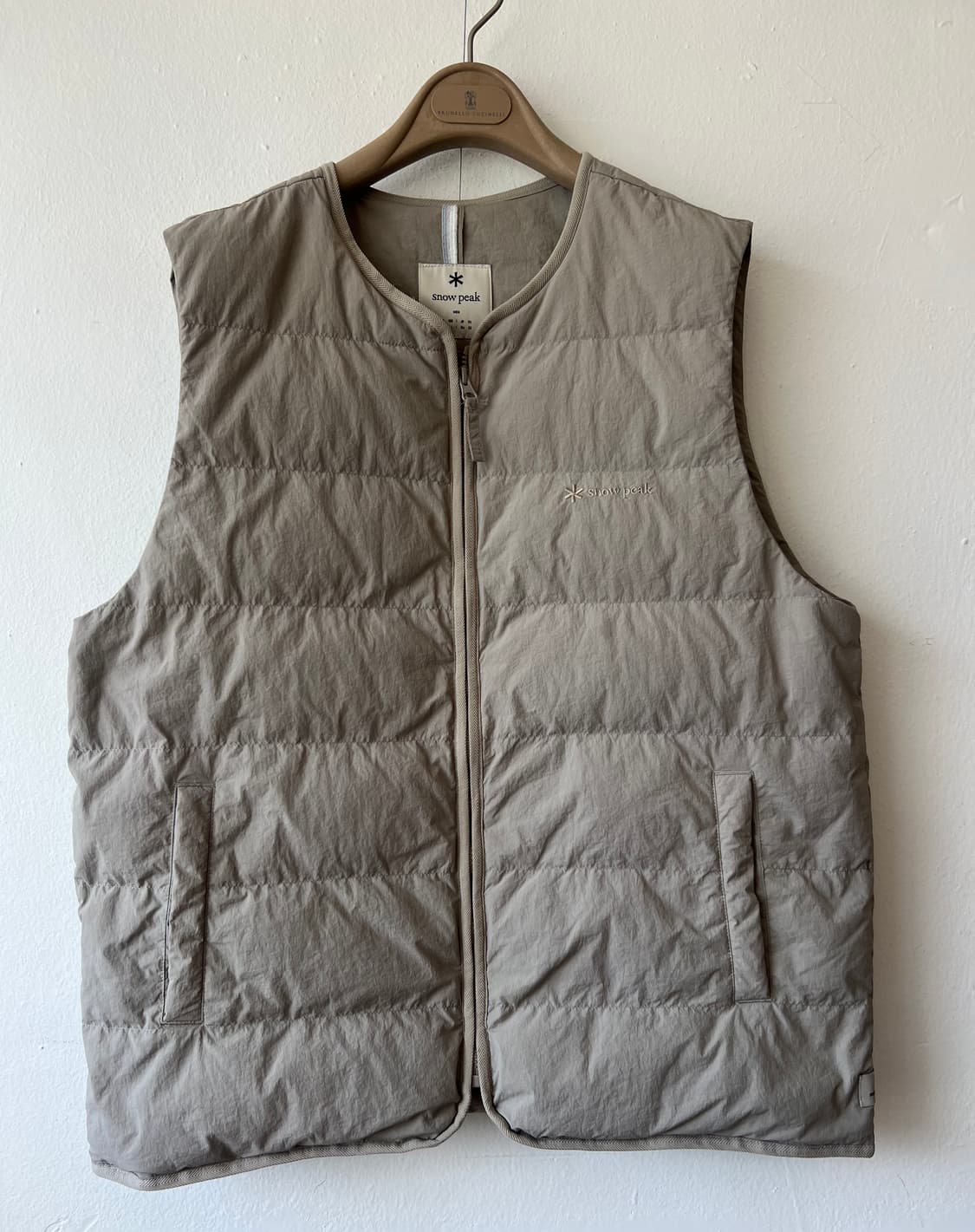 스노우피크 남성 카키베이지 캠핑룩다운조끼  상품이미지1