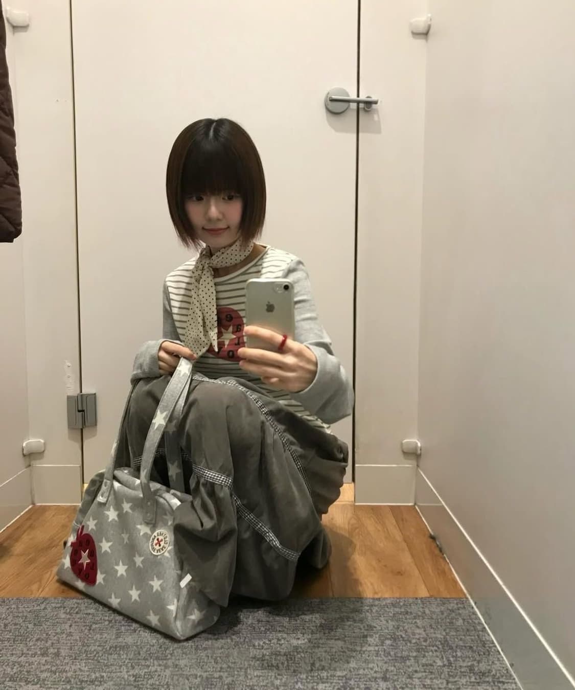 aeae 에이이에이이 엠브로이더리 토트 백 스타 그레이 상품이미지1