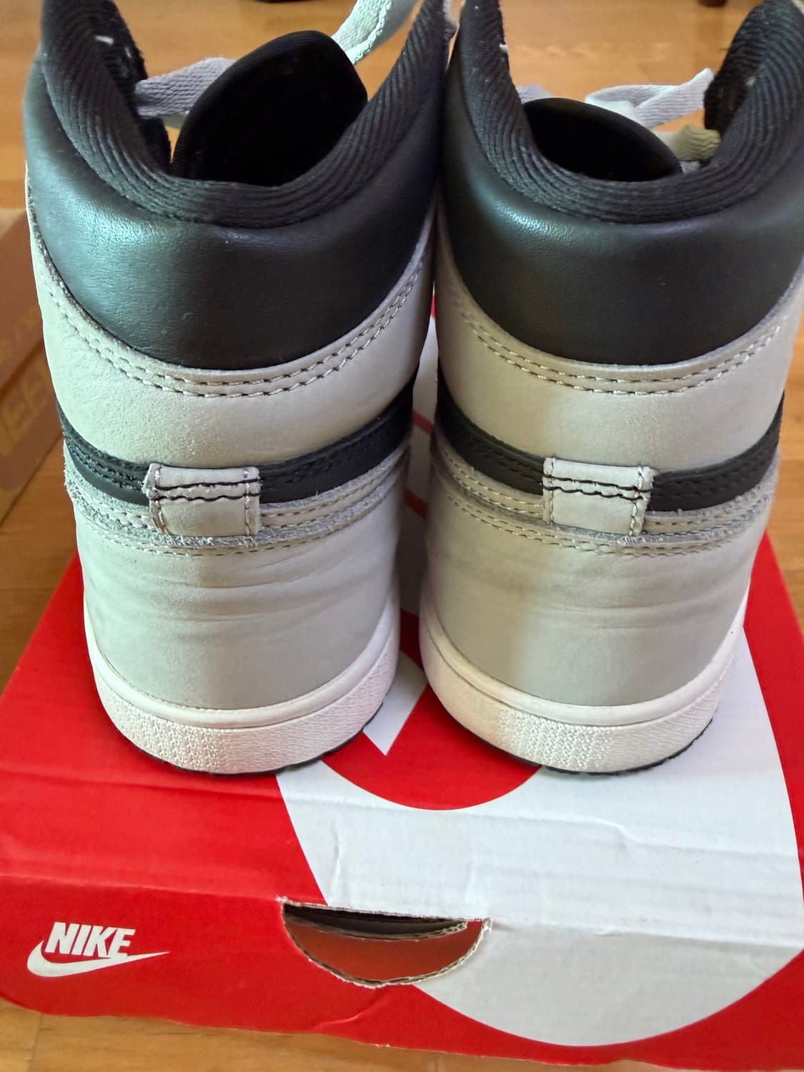 조던 1 레트로 하이 OG 쉐도우 2.0 상품이미지4