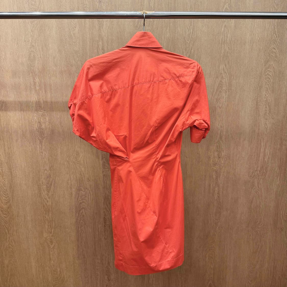 비비안웨스트우드 자수 로고 셔츠 원피스 퍼프소매 스트랩 디테일 레드 상품이미지3