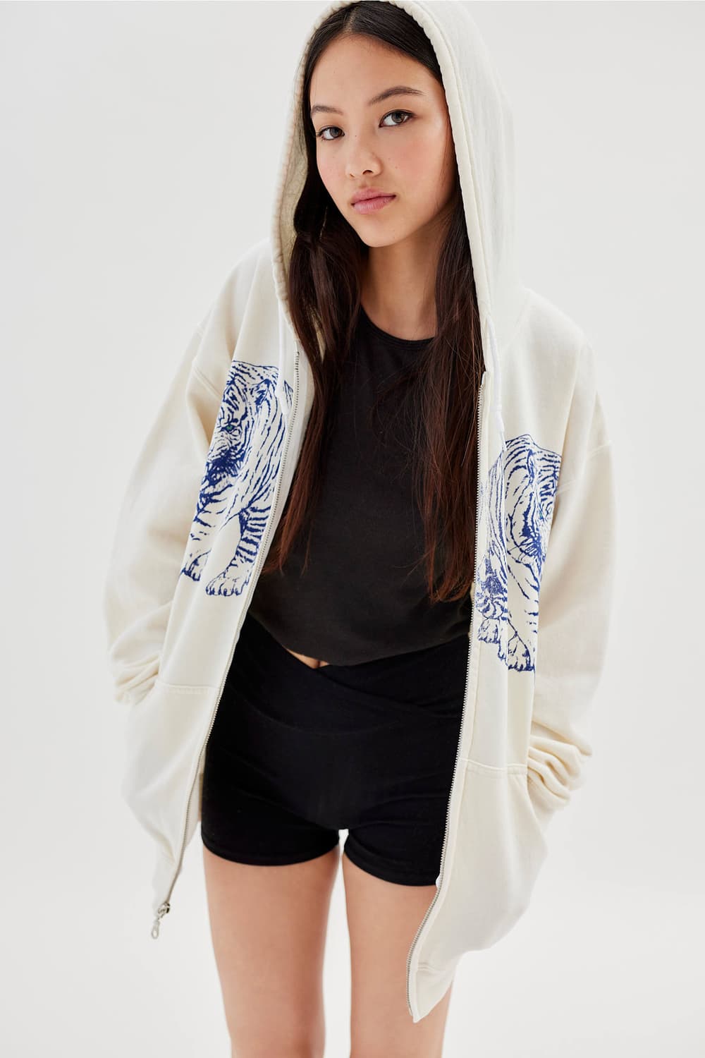 Urban outfitters 프로젝트 소셜 집업 후디 상품이미지1