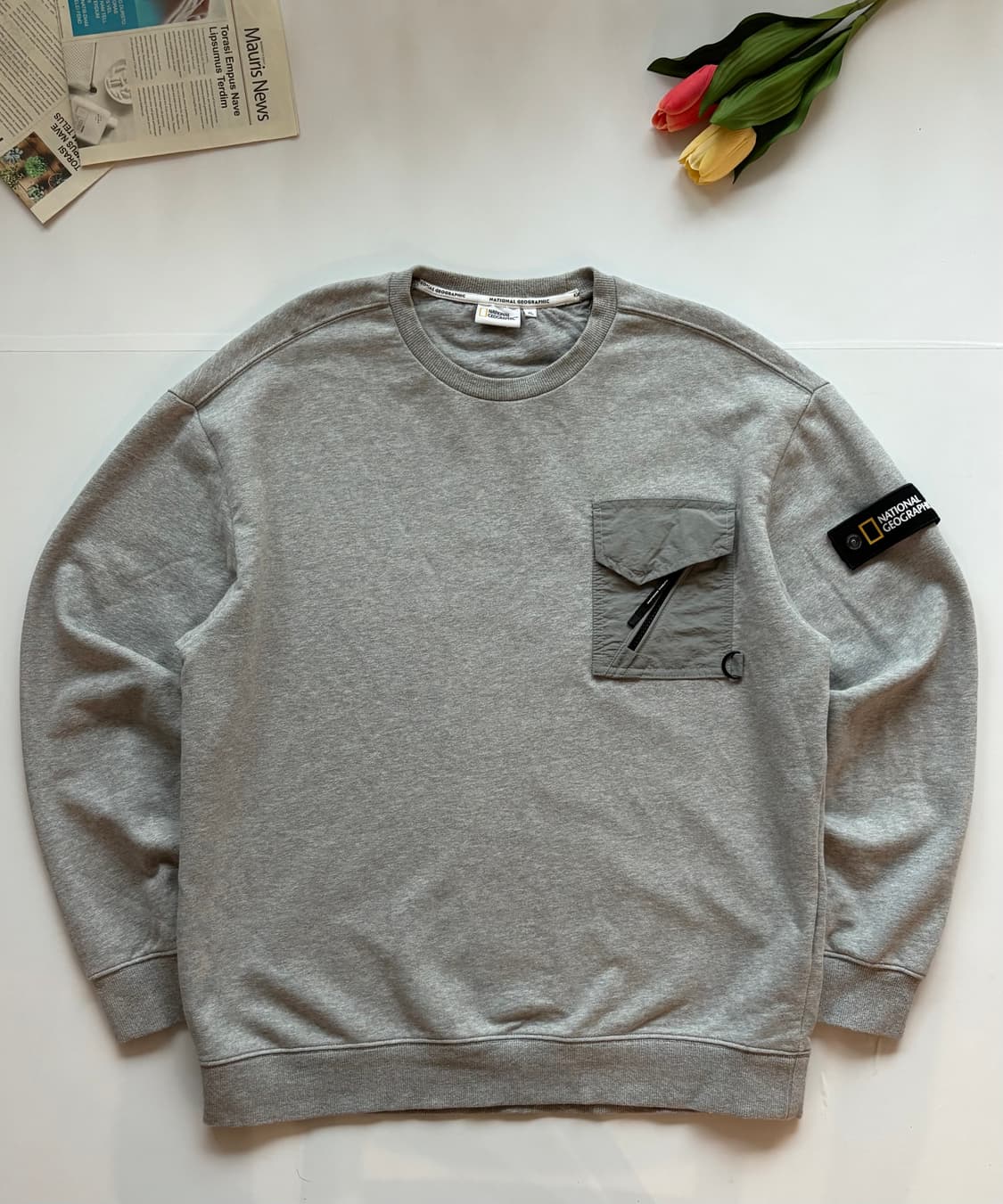 내셔널지오그래픽 와펜 그레이 맨투맨  상품이미지2