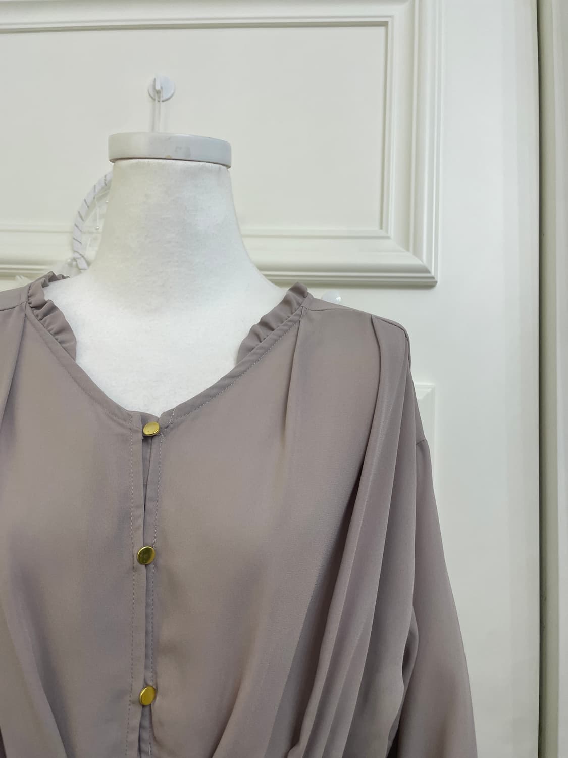 dark lavender gold button autumn blouse 상품이미지6