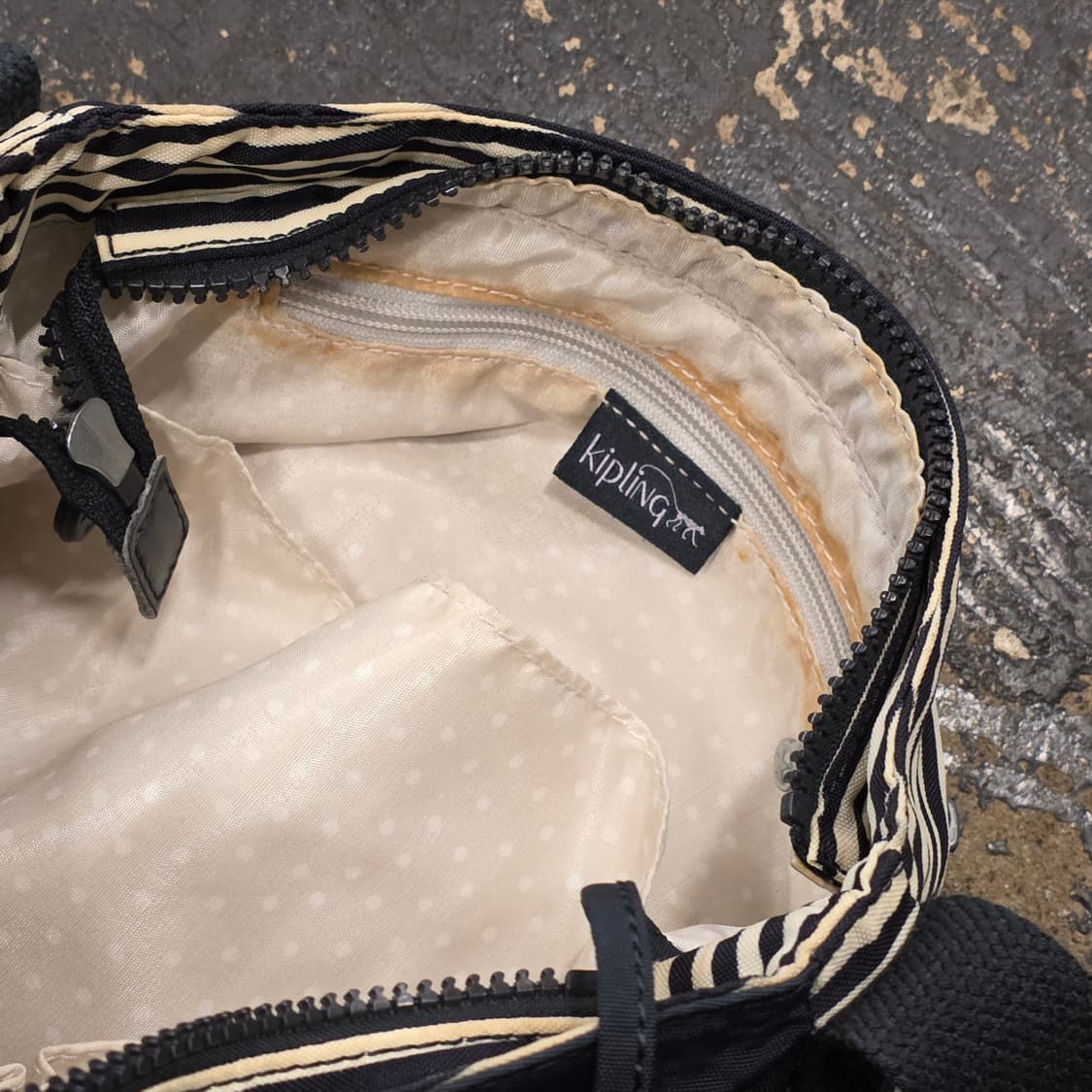키플링 스트라이프 크로스백 상품이미지8