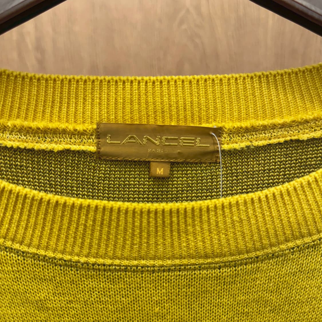 란셀 라운드넥 코튼 니트 배색 래글런 로고 레터링 디테일 옐로우 상품이미지6