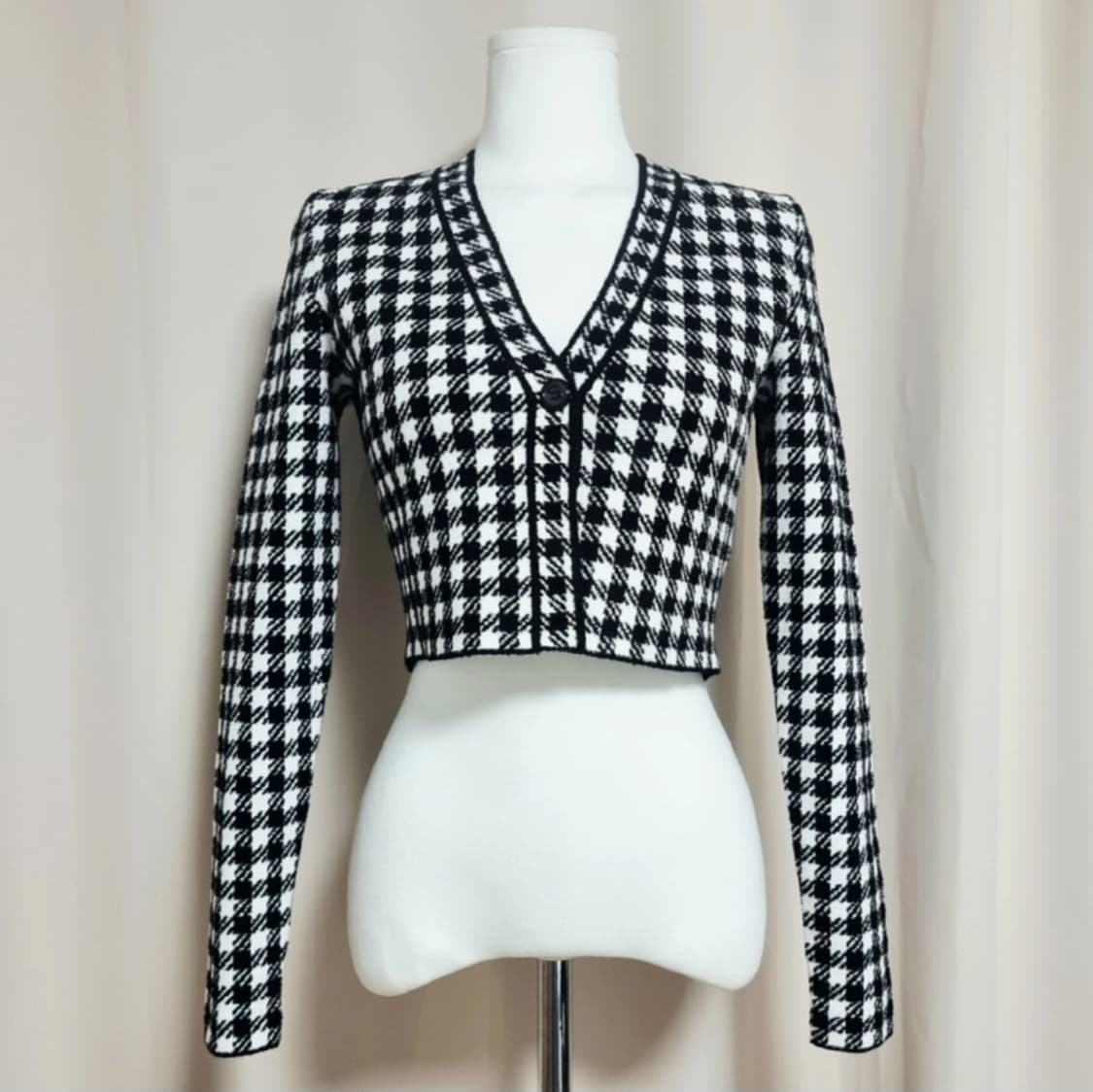 산드로 크롭 니트 가디건 24년템 (55/표기1) 1회착/상태최상 상품이미지1