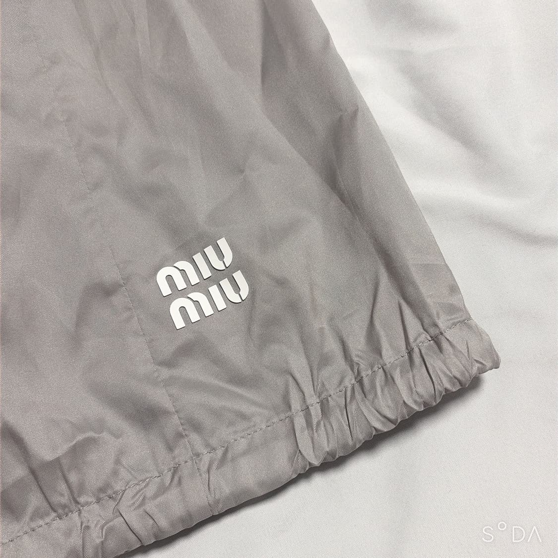 미우미우 23s/s 테크니컬 나일론 드레스(윈드 브레이커) 상품이미지7
