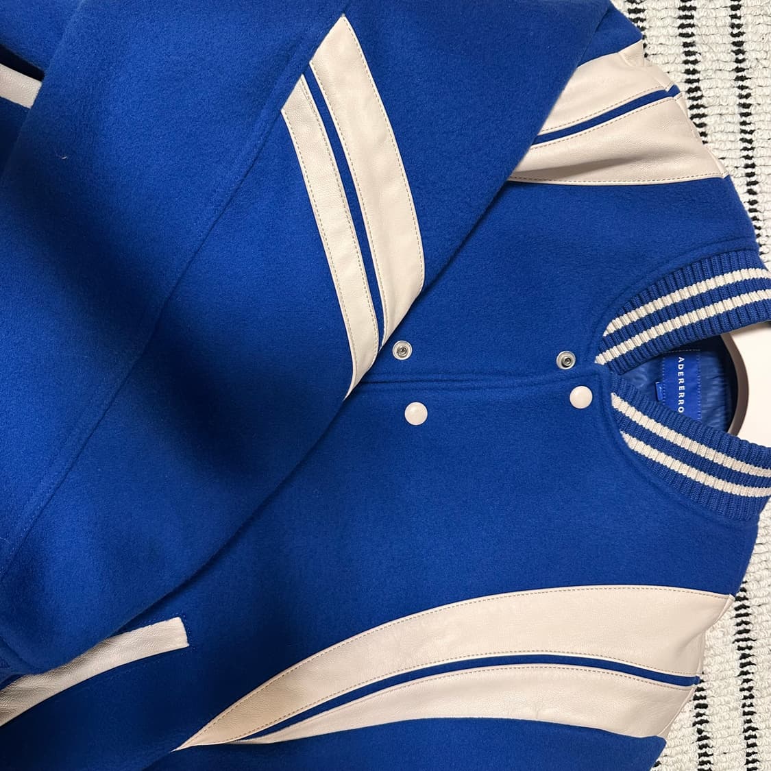 [상태 최상] 아더에러 바시티 자켓 A2사이즈 상품이미지4