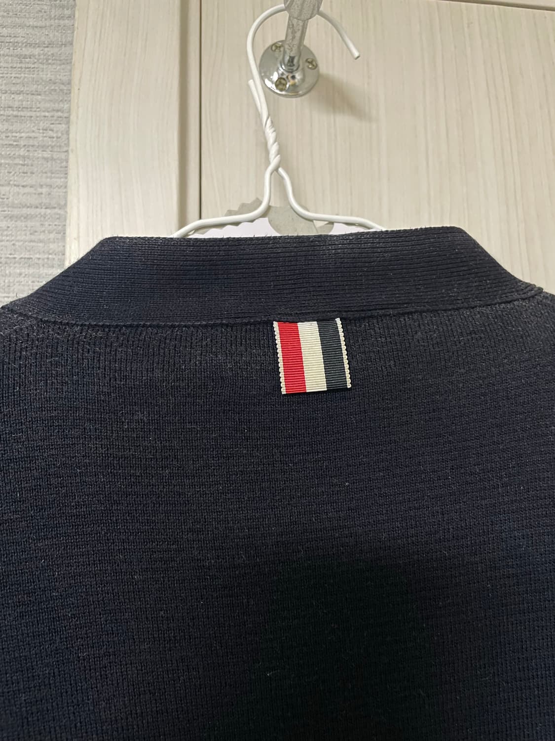 [2] 톰브라운 밀라노 스티치 금장 가디건 상품이미지3