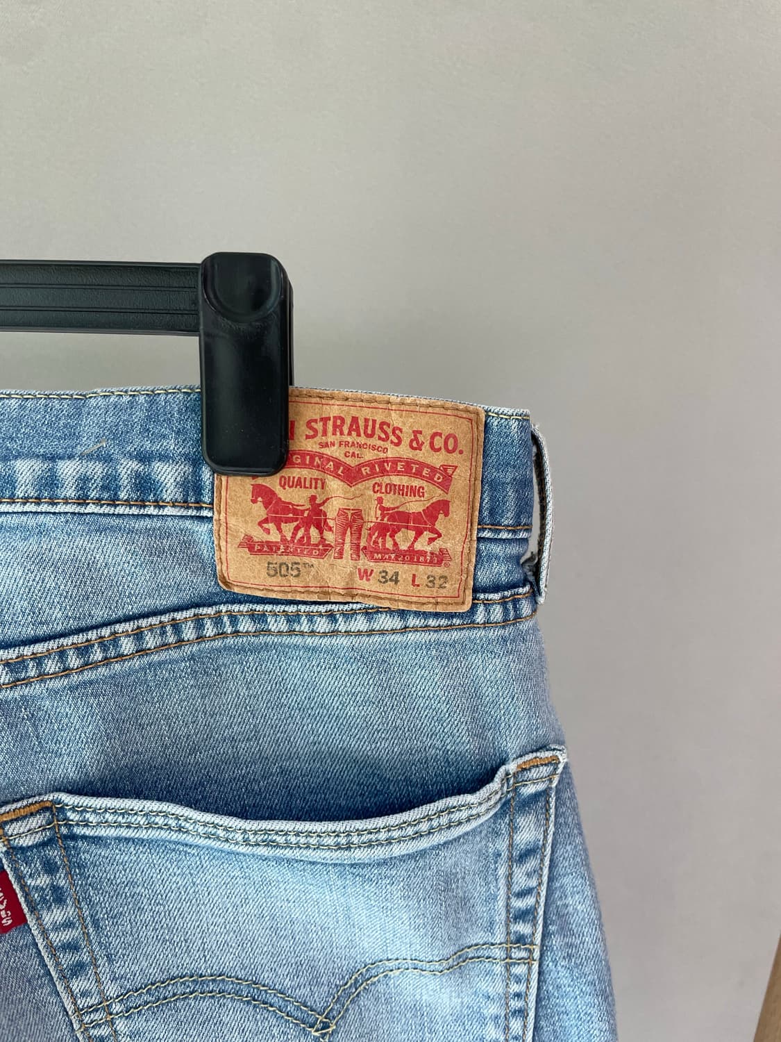 Levi’s 505 레귤러 핏 데님 팬츠 (연청) 상품이미지6