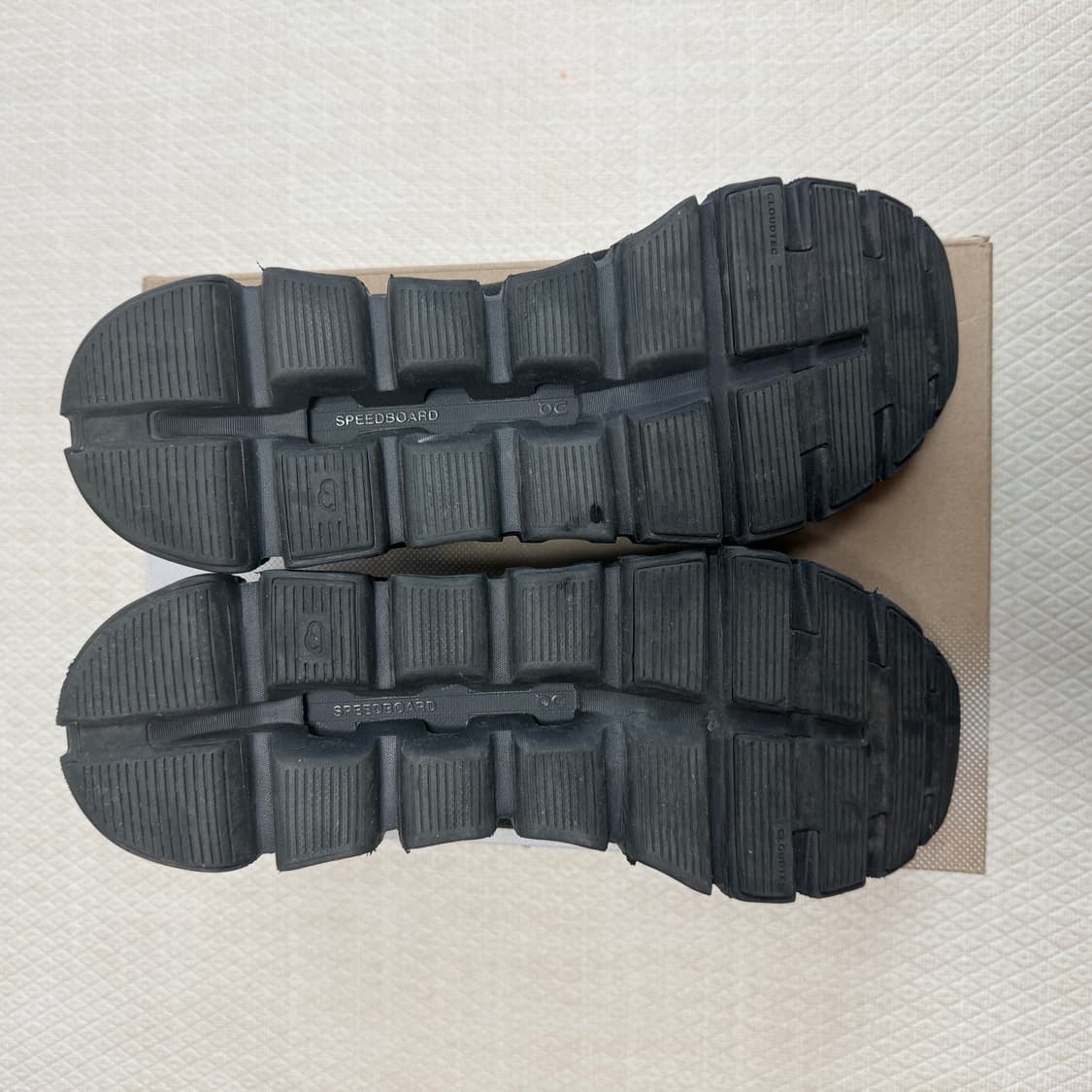 온 러닝 클라우드 6 블랙 290 상품이미지6