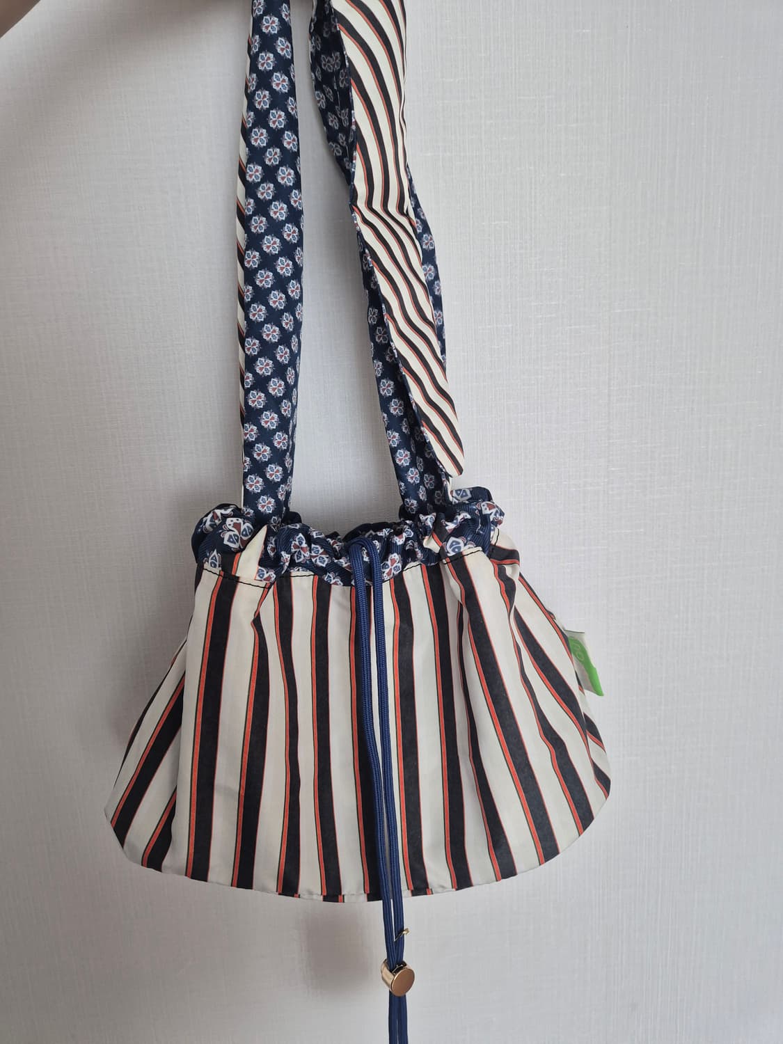 위위 리버서블 스카프 백 상품이미지4