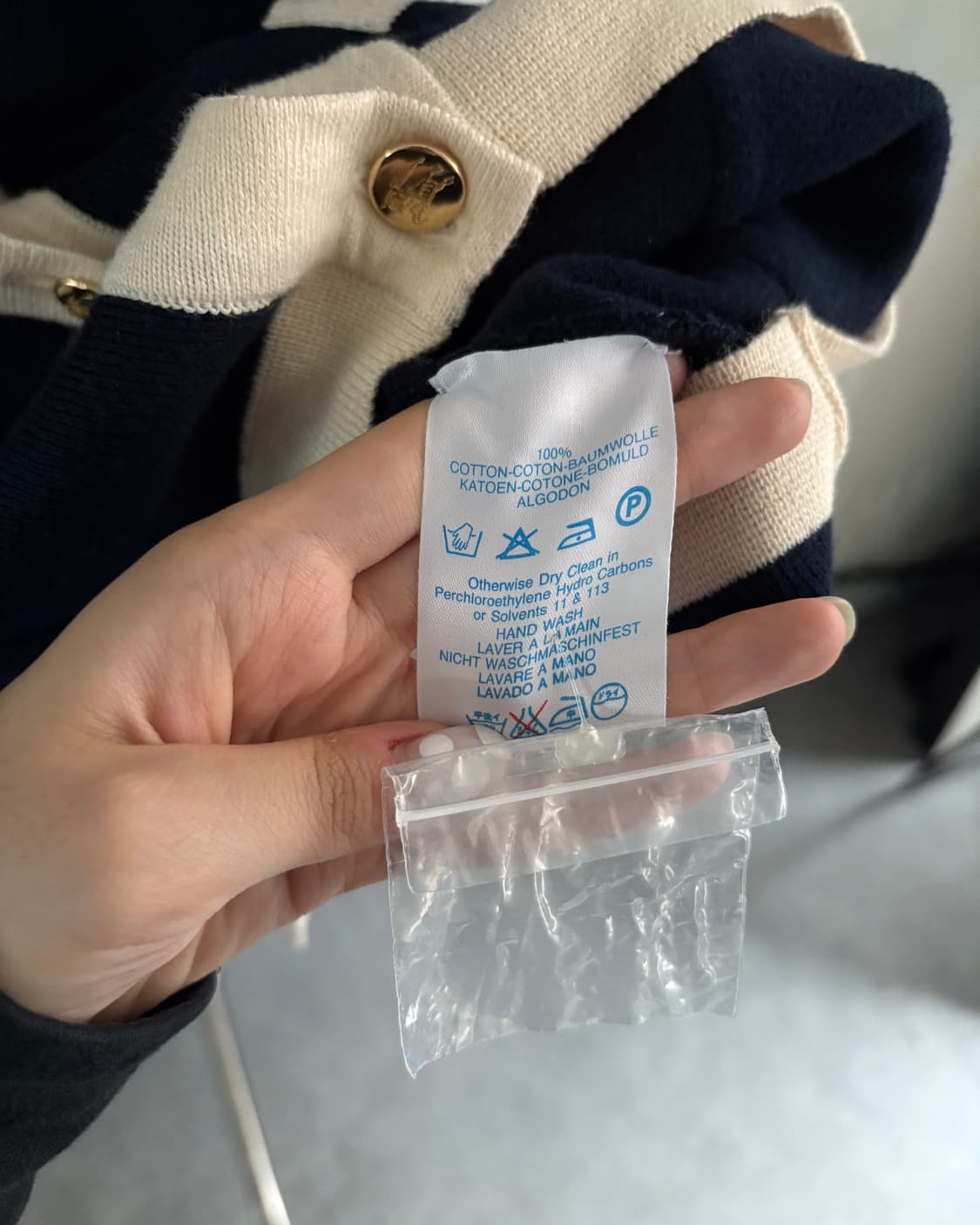 Burberry 버버리 금장 네이비 반팔 가디건 상품이미지8