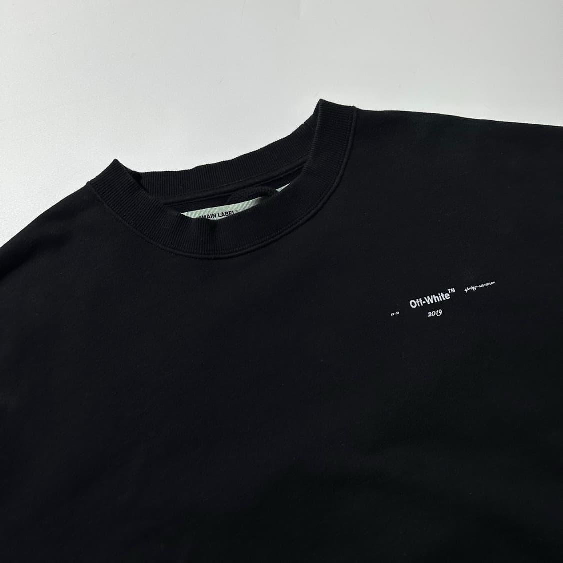 오프화이트 유화 애로우 맨투맨 블랙 상품이미지5