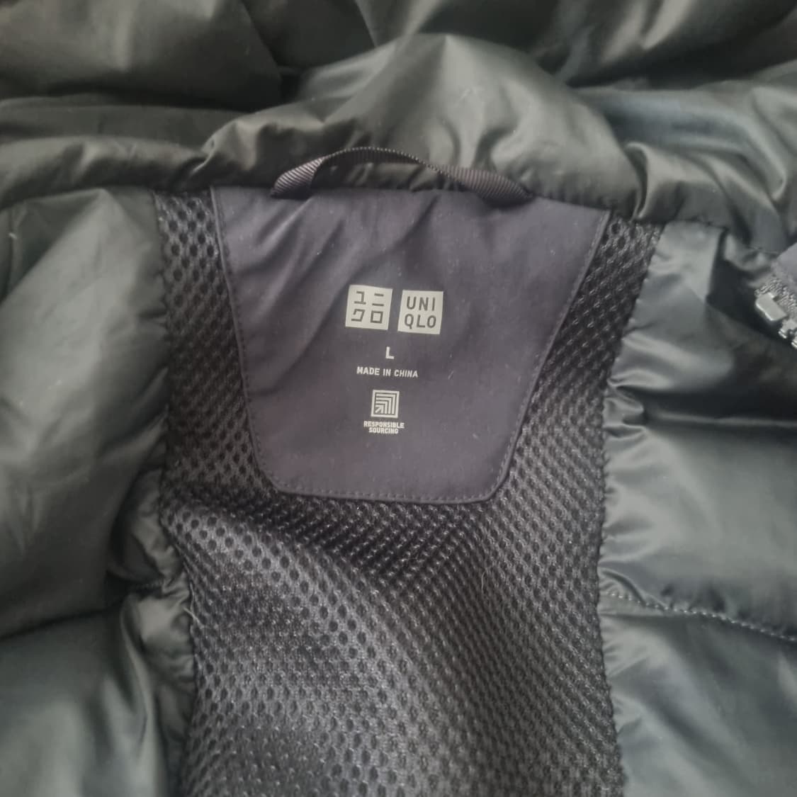 유니클로 검정패딩L 상품이미지3
