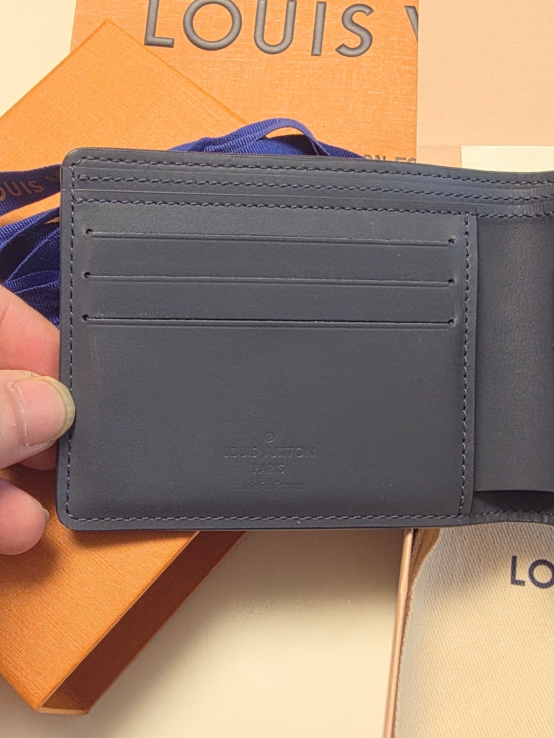 [풀구성] 루이비통 쉐도우 이클립스 반 지갑 네이비 상품이미지4